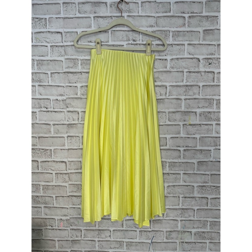Zara Pleated Yellow A-Line Midi Skirt • summer chic • old money aesthetic - Picture 2 of 4